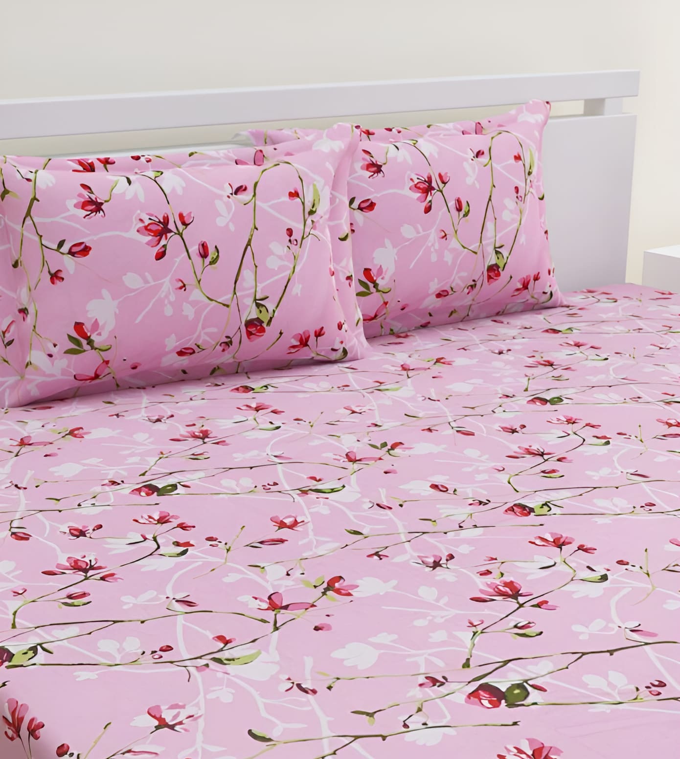 STRAWBERRY TYPE Premium Fitted Elastic Bedsheet With Two Pillow Covers (72X78X Upto 10 Inches) & 360 Degree Elasticated