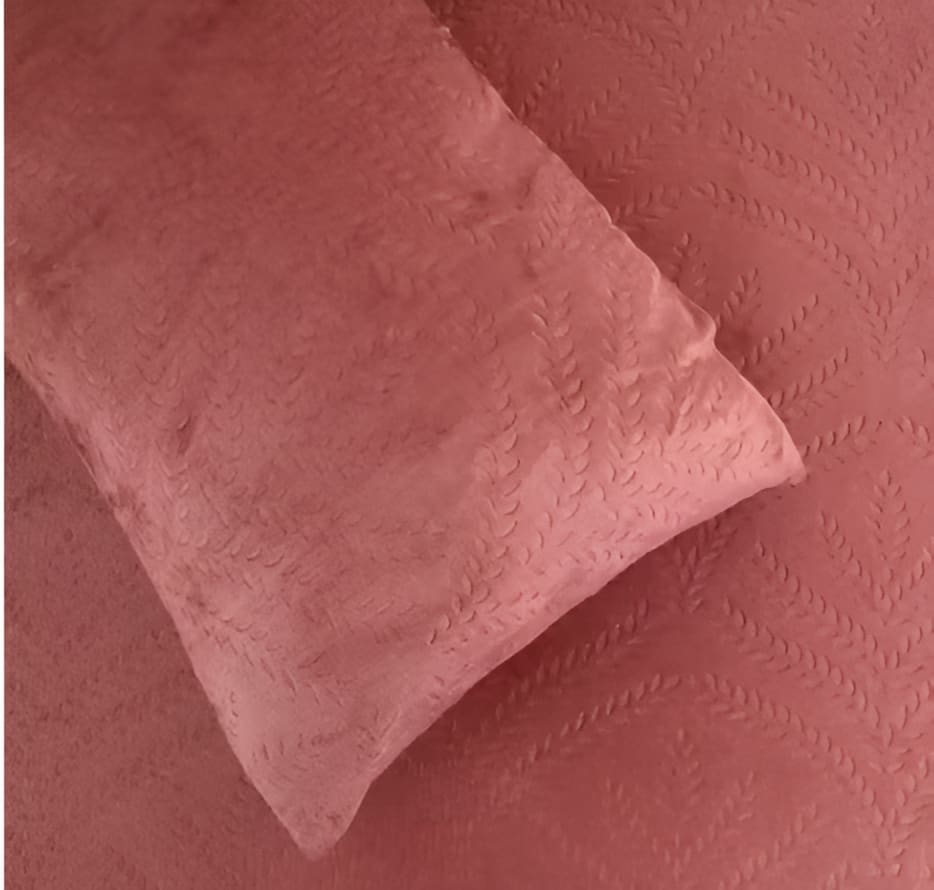 PREMIUM 500 TC HEAVY VELVET WARM  FITTED BEDSHEET WITH ELASTIC ALL AROUND having Embossing Floral design